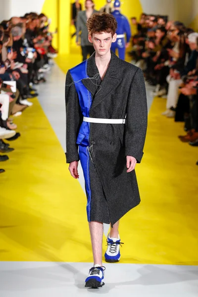 Look 11